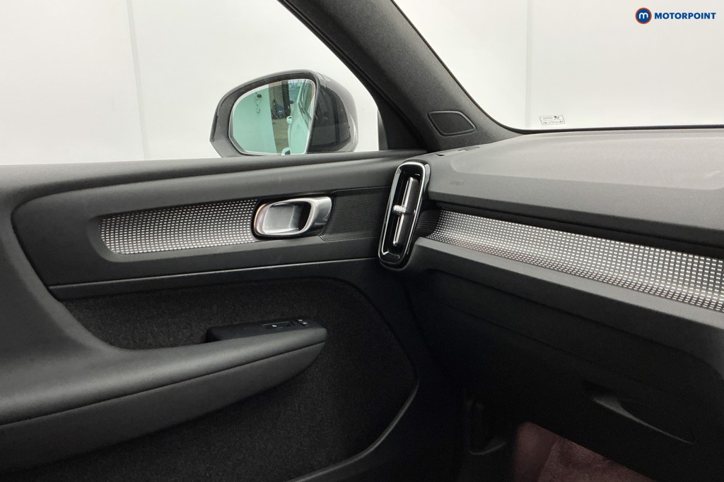 Used Volvo XC40 2024 for sale - 77421092: Photo 31