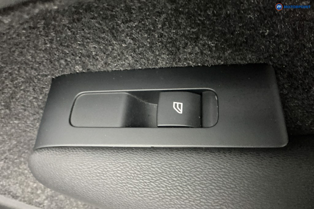 Used Volvo XC40 2024 for sale - 77421092: Photo 39