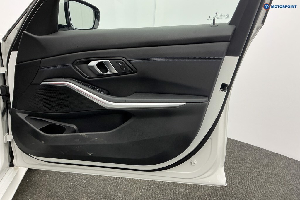 Used BMW 3 Series 2024 for sale - 77570789: Photo 30