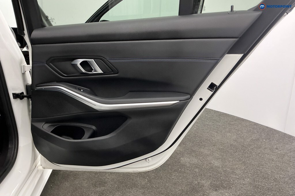 Used BMW 3 Series 2024 for sale - 77570789: Photo 32