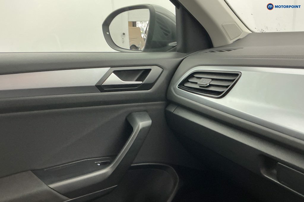 Used Volkswagen T-Roc 2023 for sale - 76972276: Photo 25