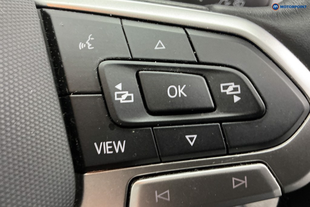 Used Volkswagen T-Roc 2023 for sale - 76972276: Photo 27