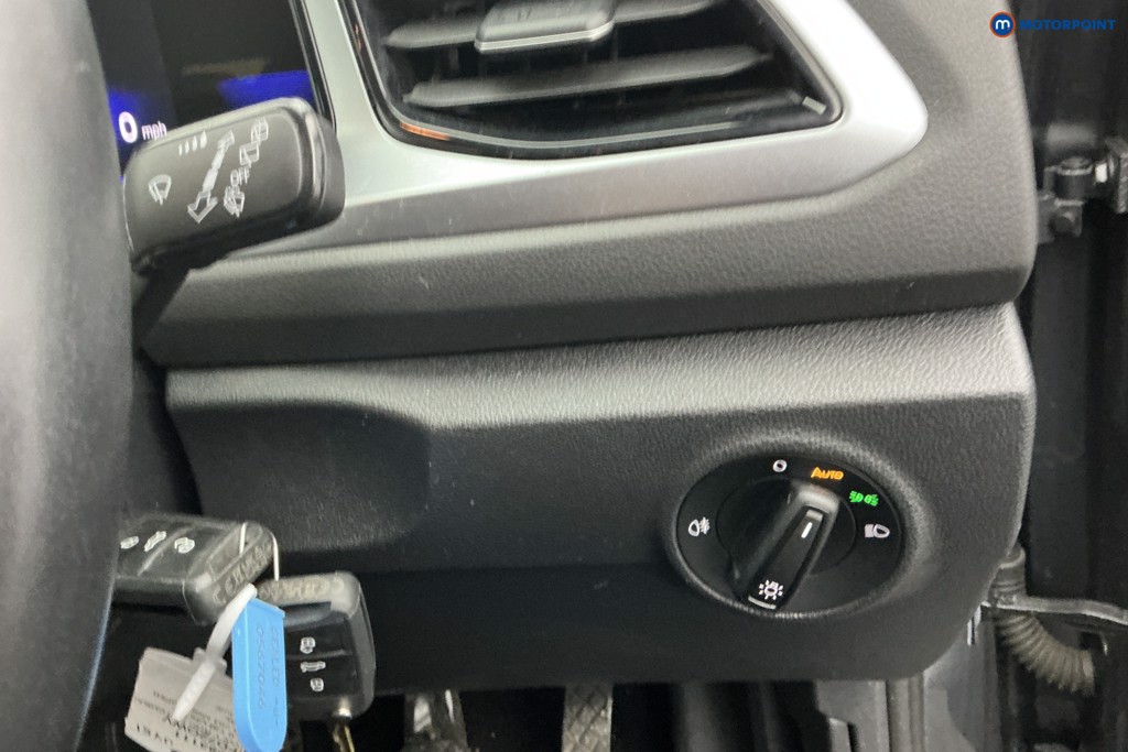 Used Volkswagen T-Roc 2023 for sale - 76972276: Photo 28