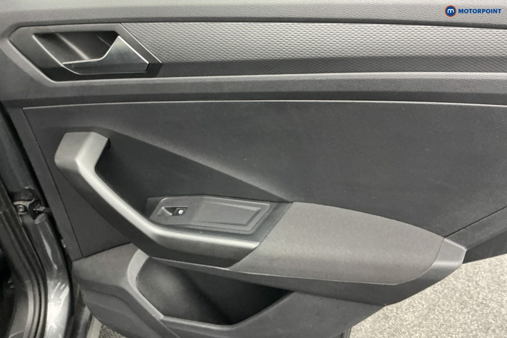 Used Volkswagen T-Roc 2023 for sale - 76972276: Photo 31