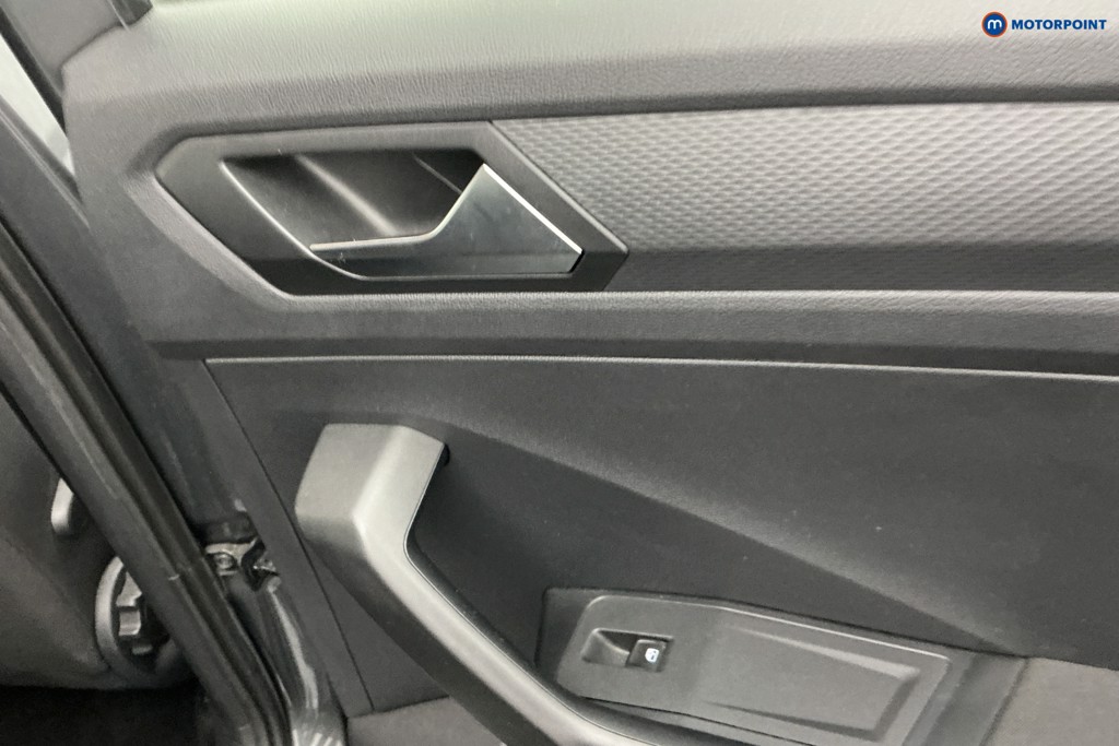 Used Volkswagen T-Roc 2023 for sale - 76972276: Photo 32