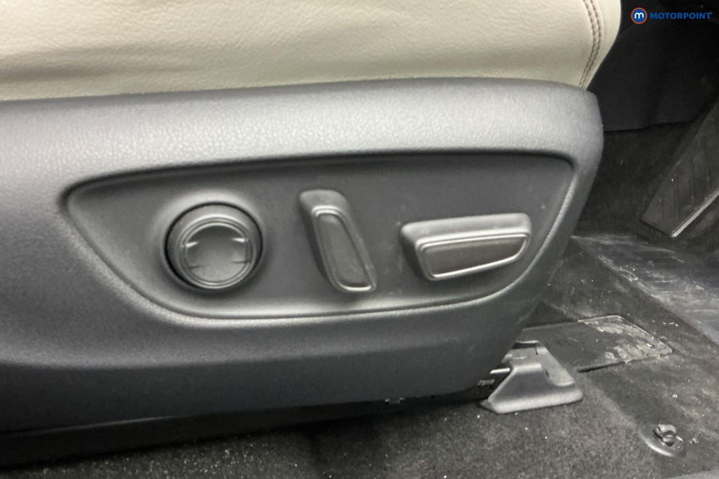 Used Toyota RAV4 2019 for sale - 77071688: Photo 35