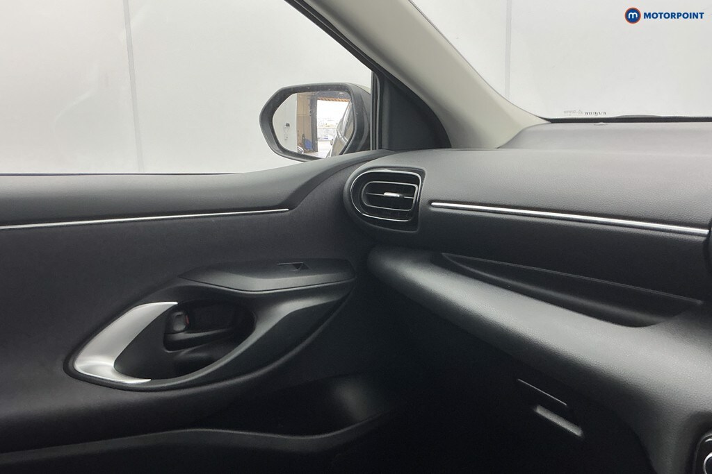 Used Toyota Yaris 2023 for sale - 78001508: Photo 30