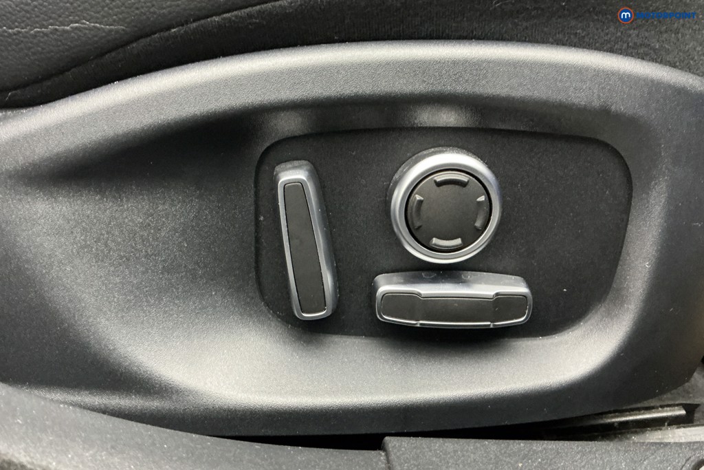 Used Jaguar XE 2019 for sale - 77100043: Photo 40