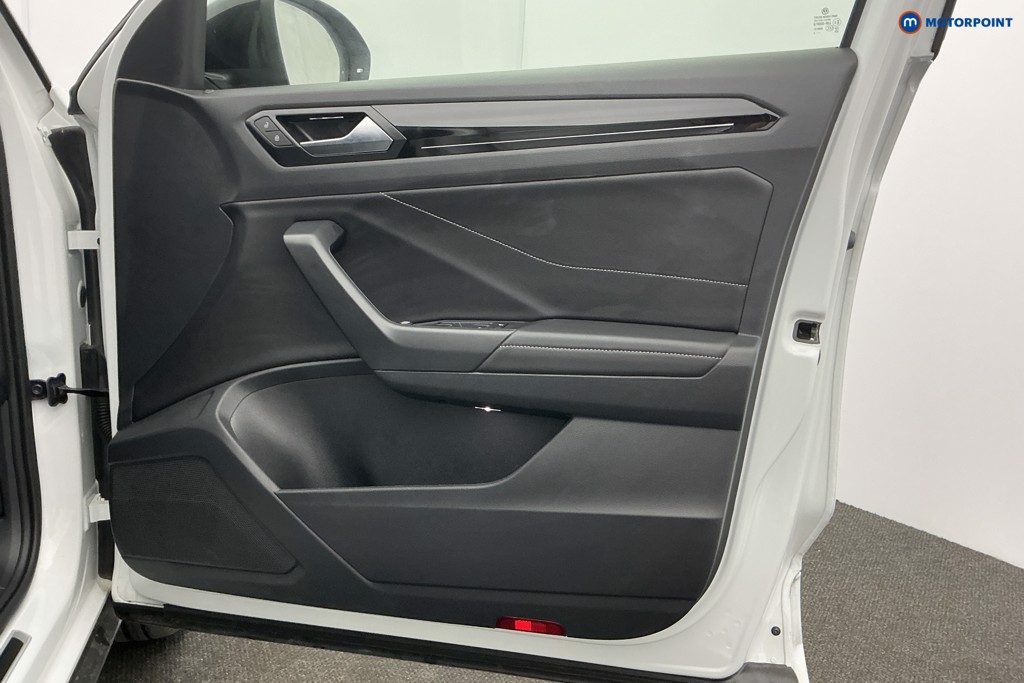 Used Volkswagen T-Roc 2025 for sale - 78015460: Photo 34