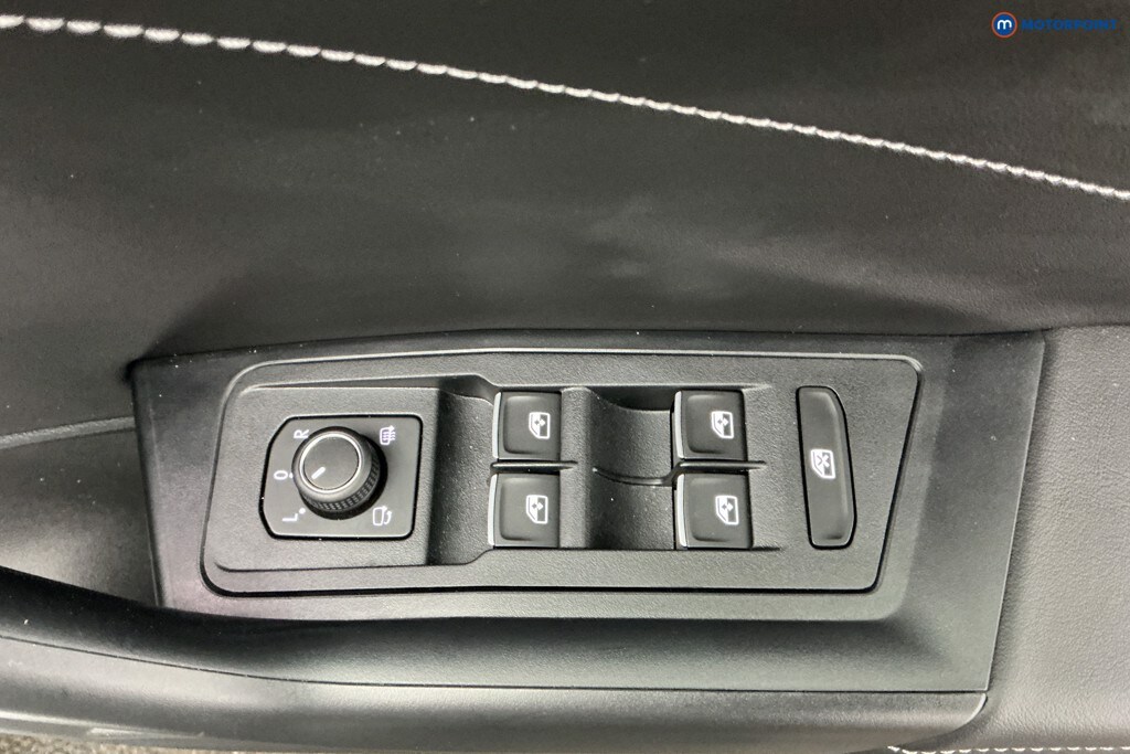 Used Volkswagen T-Roc 2025 for sale - 78015460: Photo 35