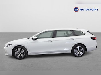 Used Volkswagen Passat 2025 for sale - 78421300: Photo