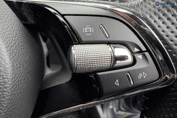 Used Skoda Karoq 2021 for sale - 76184747: Photo 28