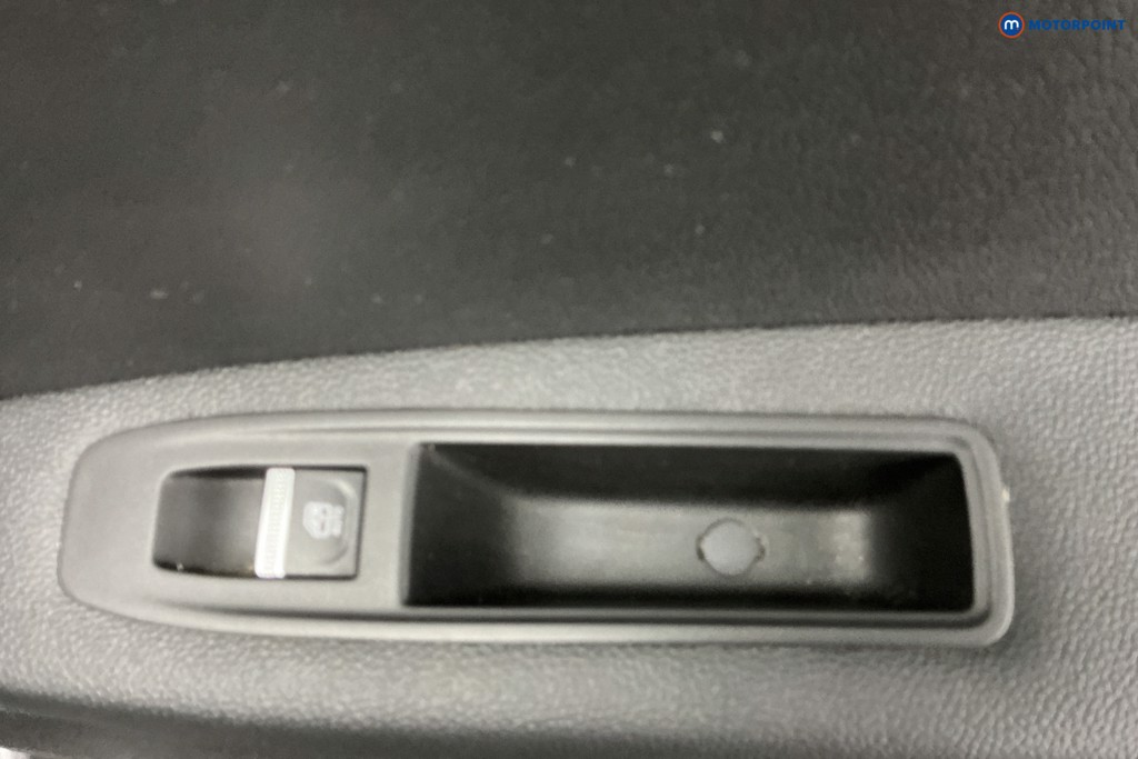 Used Renault Captur 2024 for sale - 77563582: Photo 40