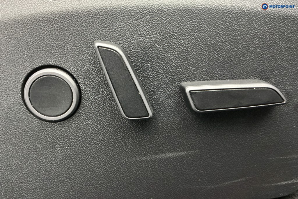 Used Tesla Model Y 2023 for sale - 78133896: Photo 26