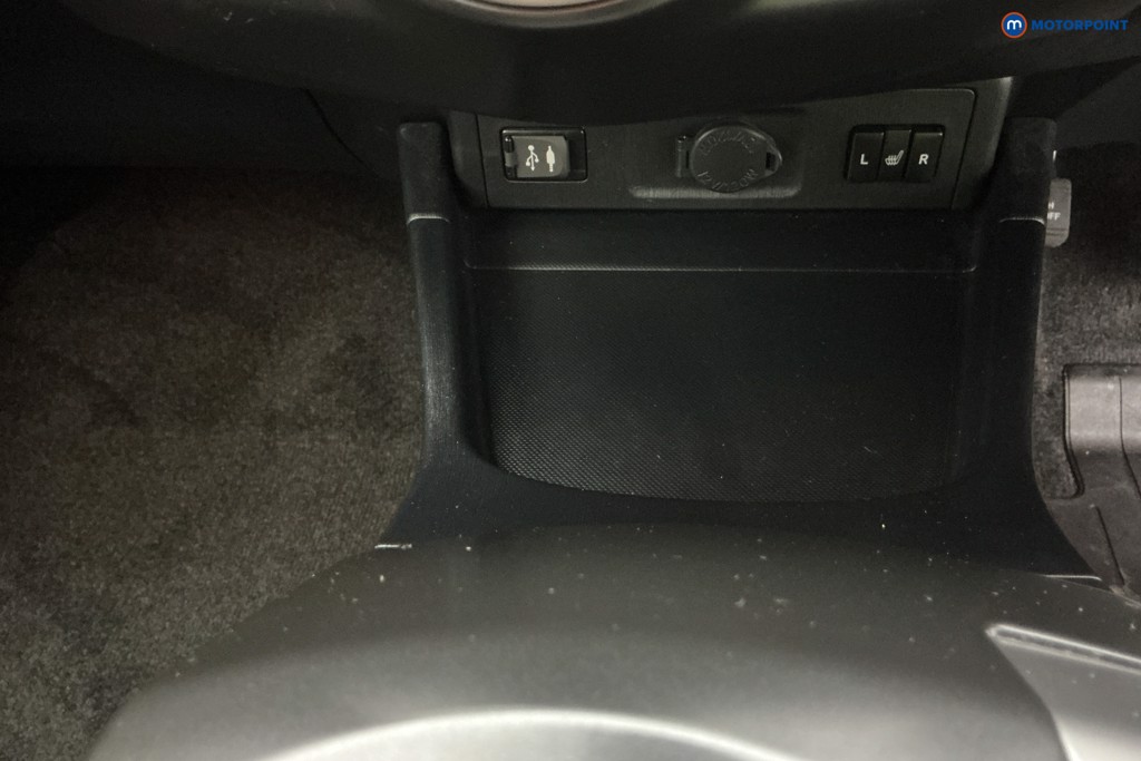 Used Toyota Prius+ 2019 for sale - 76908959: Photo 24