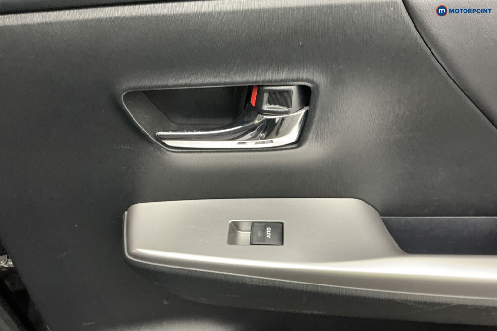 Used Toyota Prius+ 2019 for sale - 76908959: Photo 34