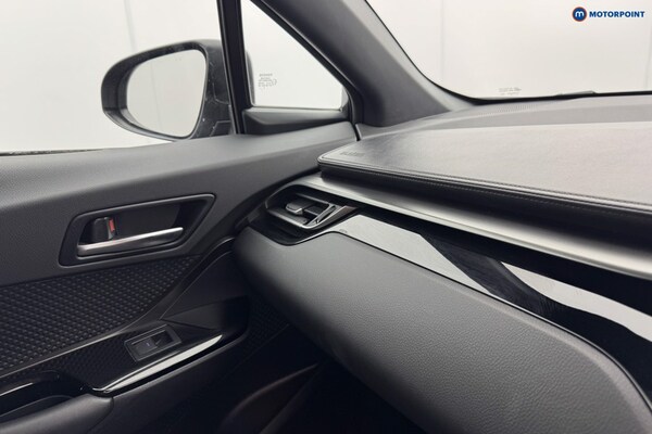 Used Toyota C-HR 2023 for sale - 76028364: Photo 25