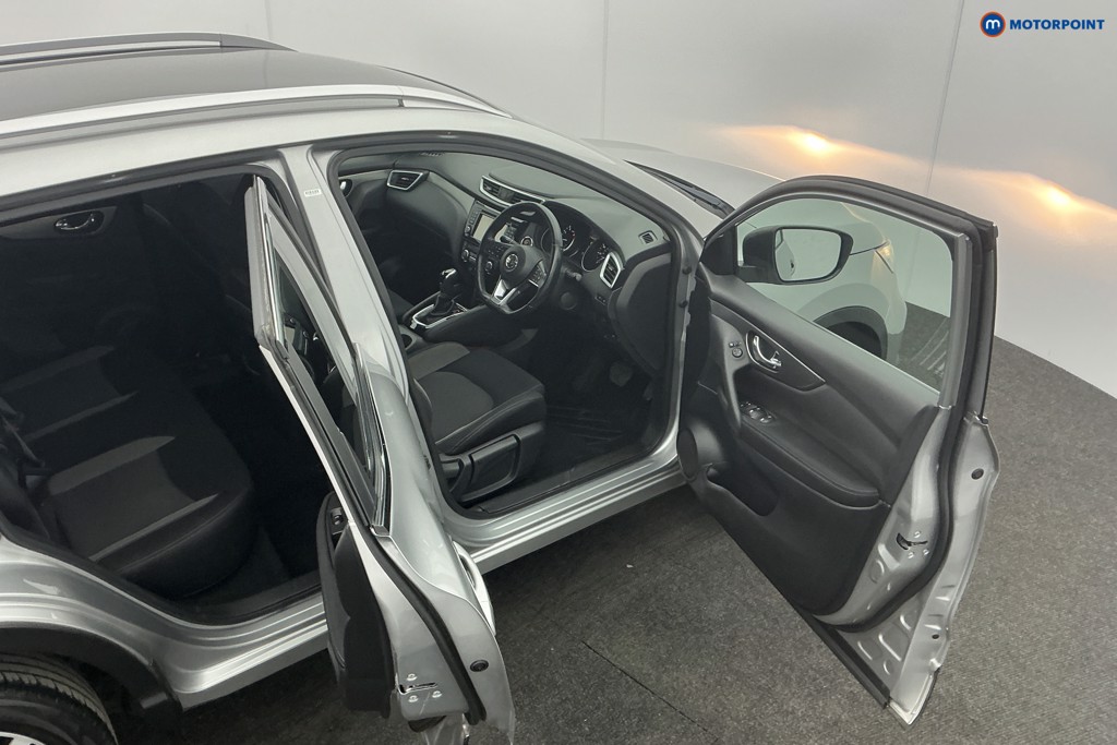 Used Nissan Qashqai 2017 for sale - 77354879: Photo 13