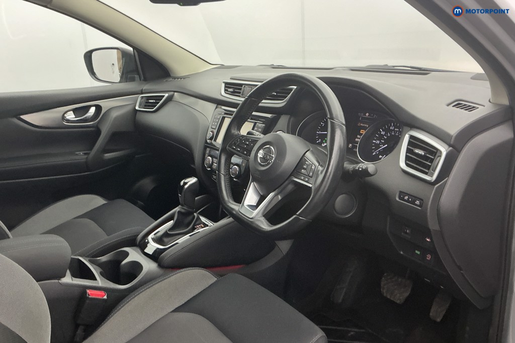 Used Nissan Qashqai 2017 for sale - 77354879: Photo 17