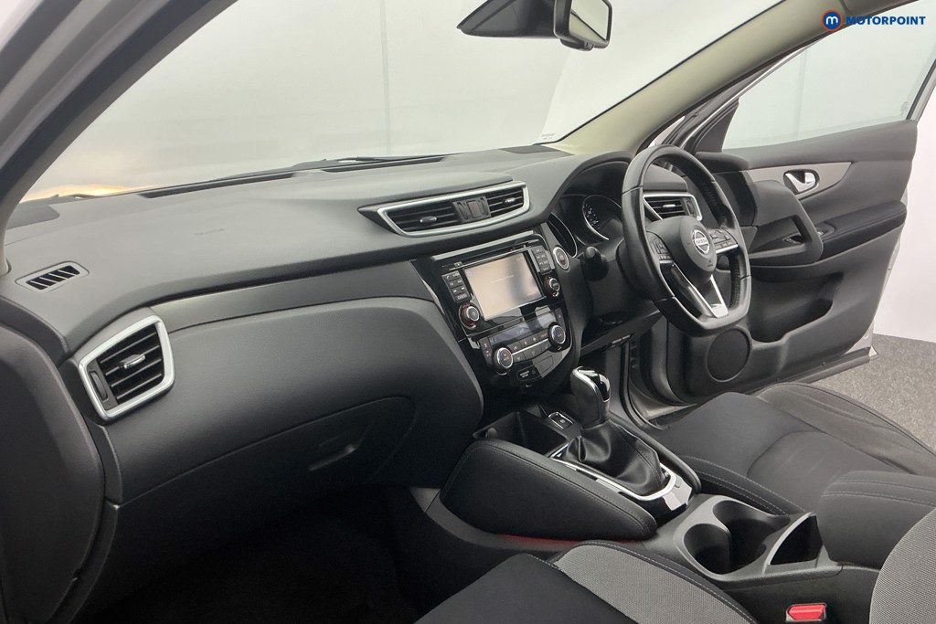 Used Nissan Qashqai 2017 for sale - 77354879: Photo 18