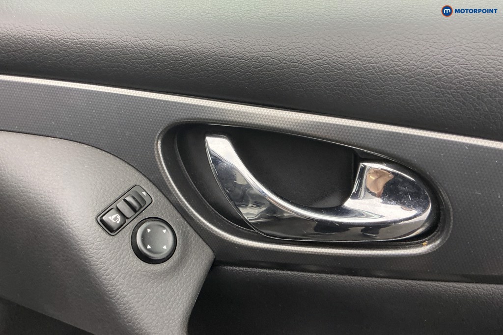 Used Nissan Qashqai 2017 for sale - 77354879: Photo 37