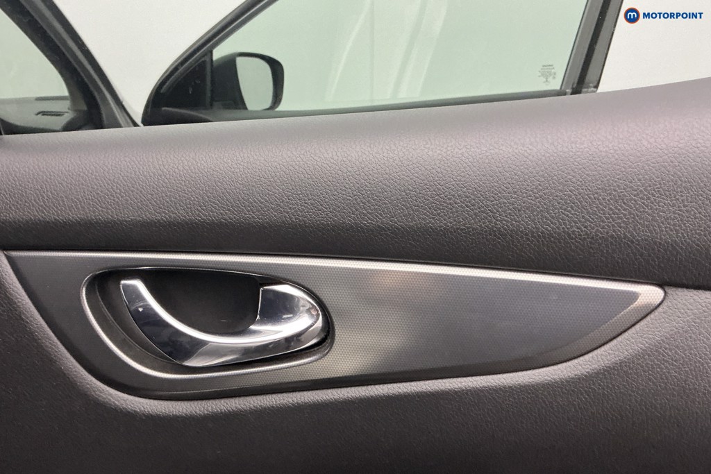 Used Nissan Qashqai 2017 for sale - 77354879: Photo 40