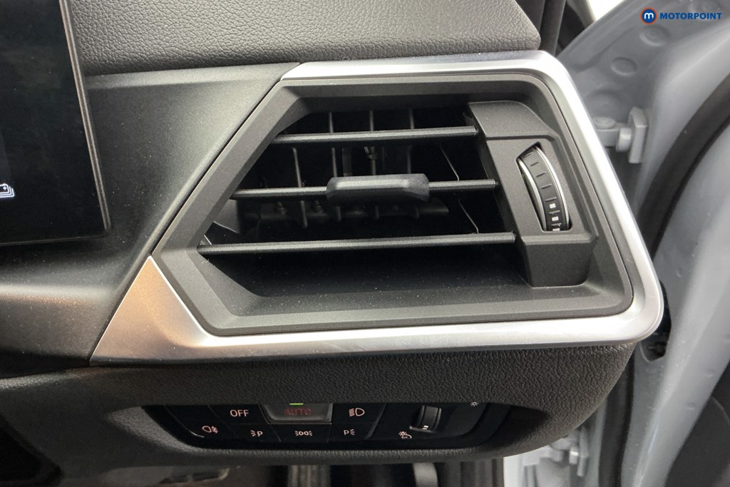 Used BMW 3 Series 2024 for sale - 76568953: Photo 18