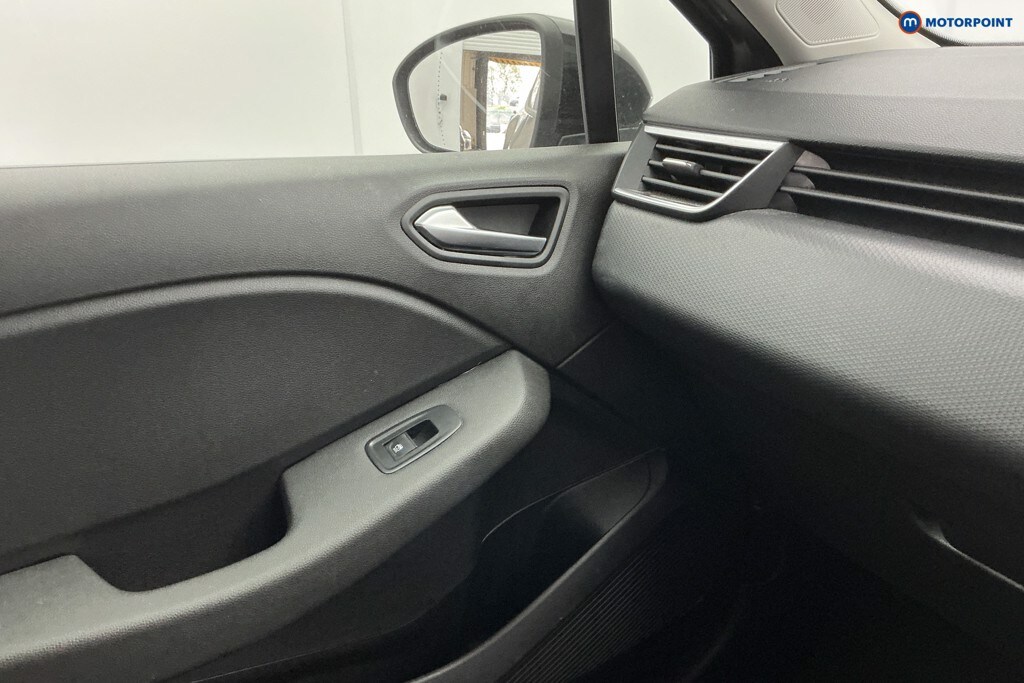 Used Renault Clio 2023 for sale - 76303243: Photo 24