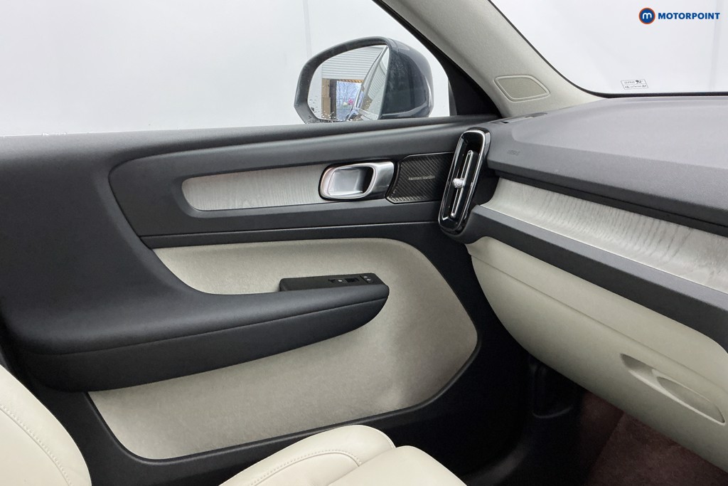 Used Volvo XC40 2021 for sale - 77026113: Photo 28