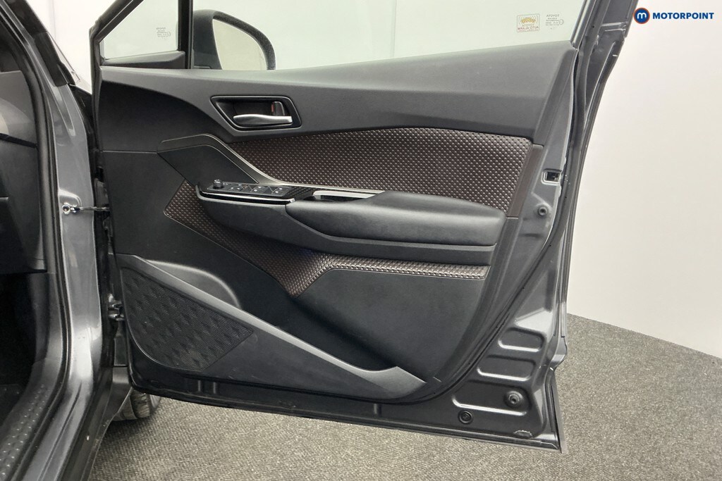 Used Toyota C-HR 2019 for sale - 77617289: Photo 32