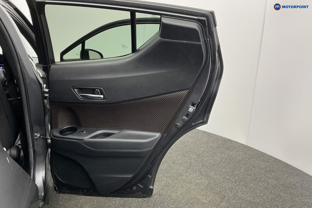 Used Toyota C-HR 2019 for sale - 77617289: Photo 34