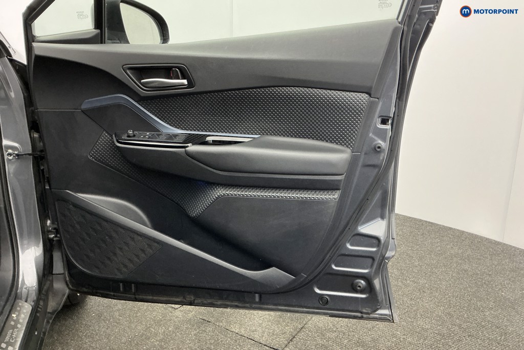 Used Toyota C-HR 2021 for sale - 77653978: Photo 31