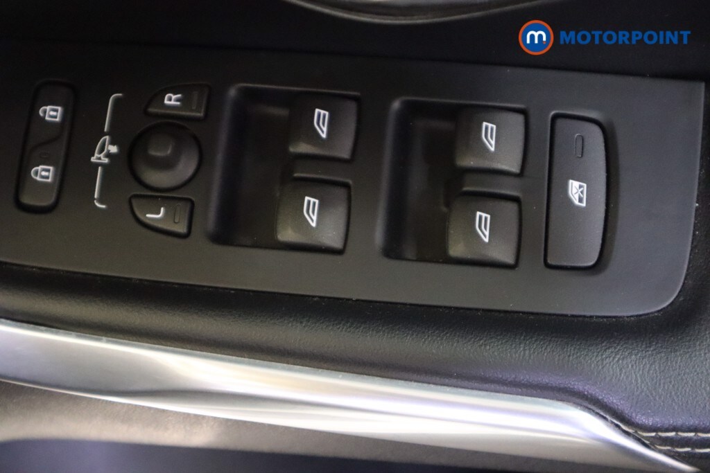 Used Volvo V40 2018 for sale - 77979634: Photo 23