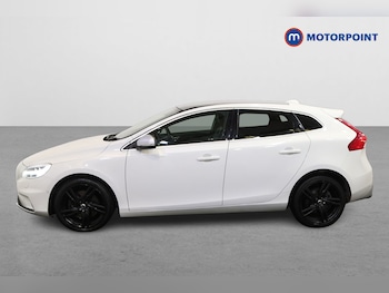 Used Volvo V40 2018 for sale - 77979634: Photo
