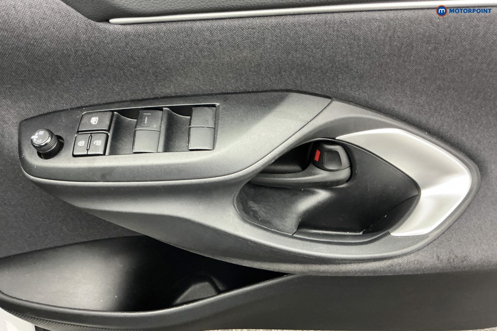 Used Toyota Yaris Cross 2024 for sale - 77665864: Photo 31