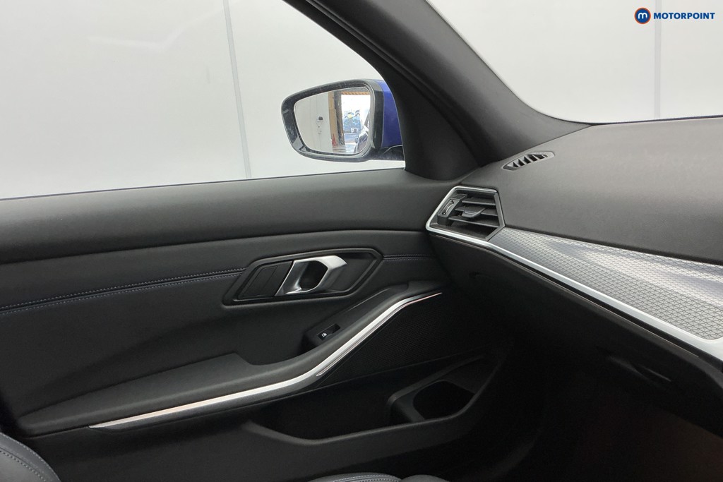 Used BMW 3 Series 2024 for sale - 77112514: Photo 29