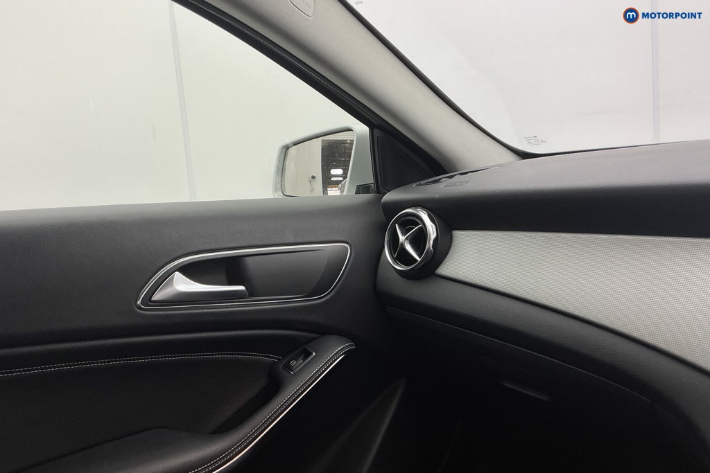 Used Mercedes-Benz GLA 2017 for sale - 77747239: Photo 31