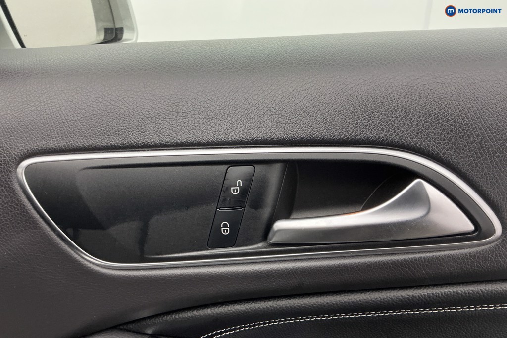 Used Mercedes-Benz GLA 2017 for sale - 77747239: Photo 38