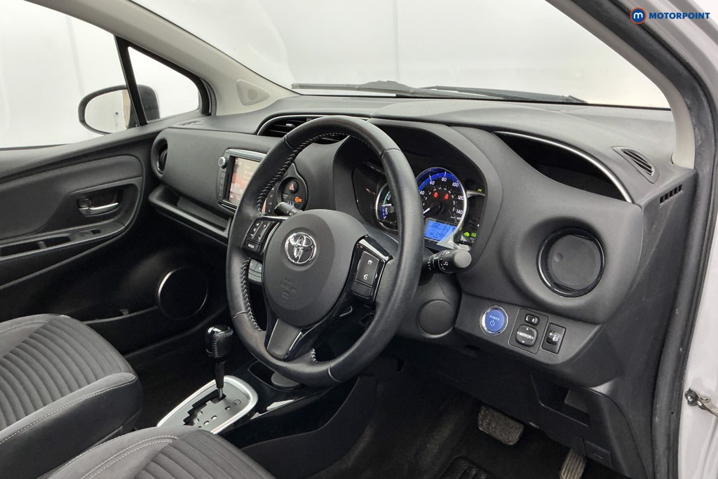 Used Toyota Yaris 2017 for sale - 78199495: Photo 15