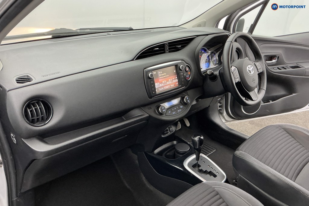 Used Toyota Yaris 2017 for sale - 78199495: Photo 16