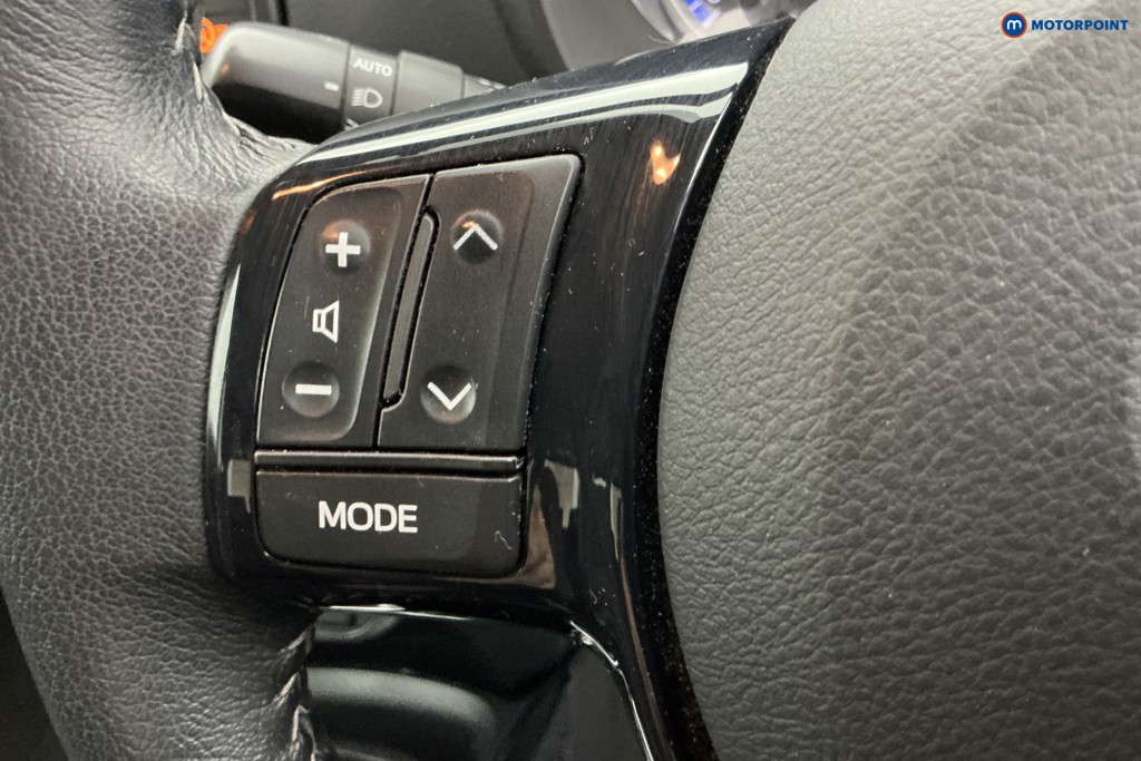 Used Toyota Yaris 2017 for sale - 78199495: Photo 30