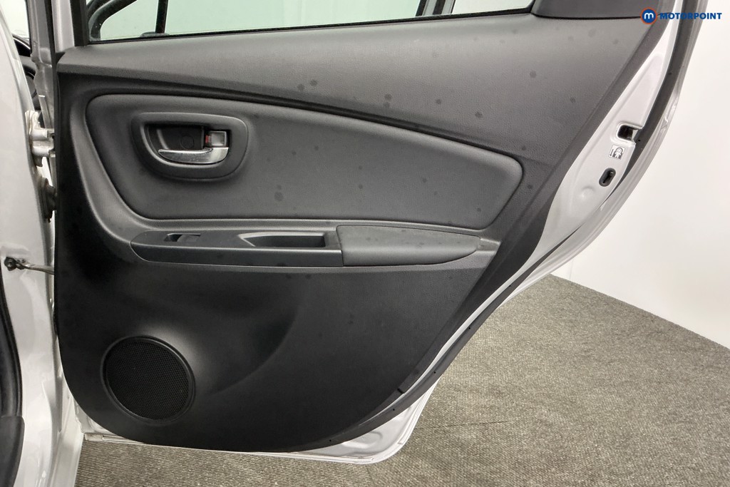 Used Toyota Yaris 2017 for sale - 78199495: Photo 36