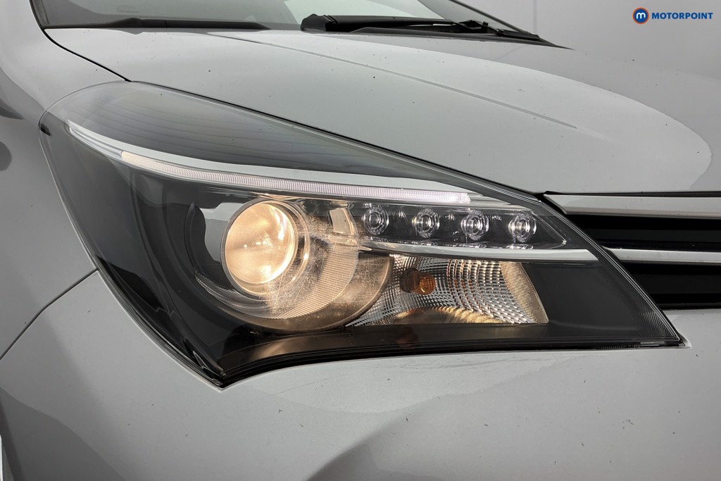 Used Toyota Yaris 2017 for sale - 78199495: Photo 38