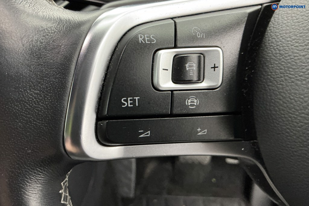 Used Volkswagen T-Roc 2021 for sale - 76394589: Photo 24