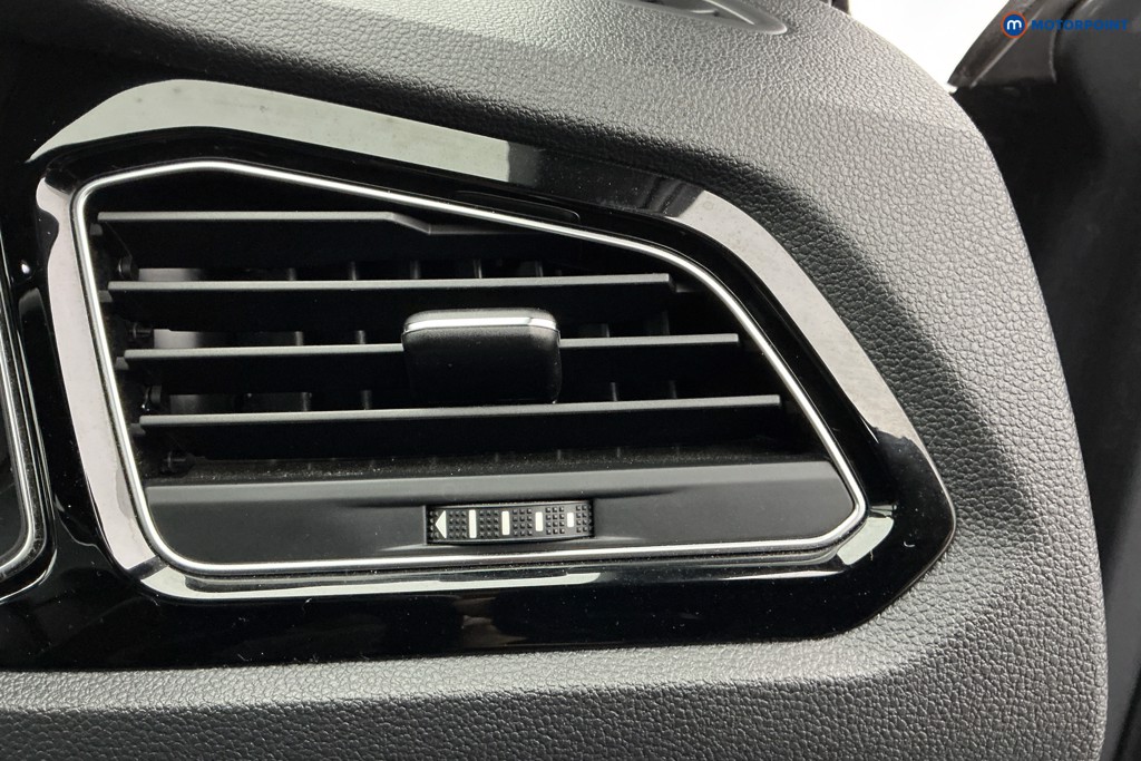 Used Volkswagen T-Roc 2021 for sale - 76394589: Photo 26