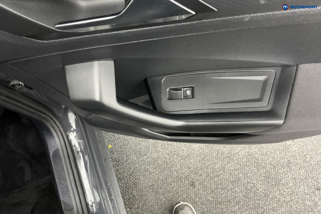 Used Volkswagen T-Roc 2021 for sale - 76394589: Photo 30