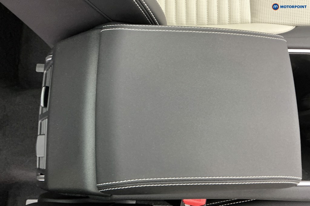 Used Land Rover Discovery Sport 2023 for sale - 78197030: Photo 28