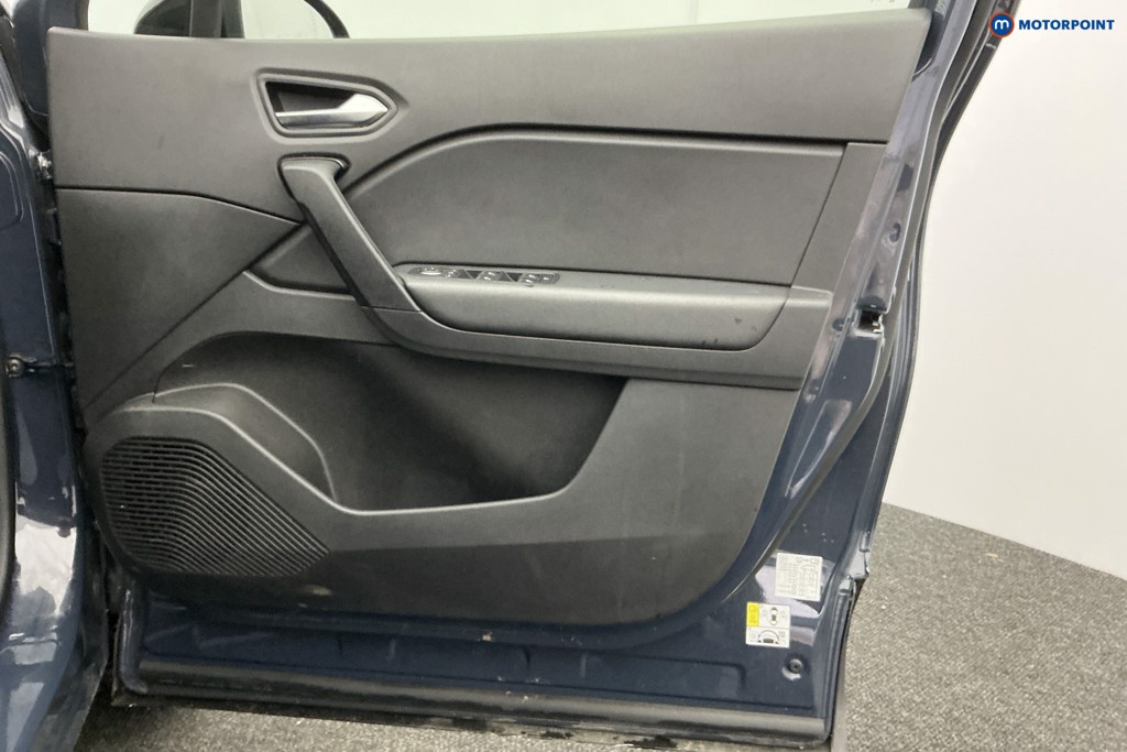 Used Renault Captur 2023 for sale - 77171171: Photo 35