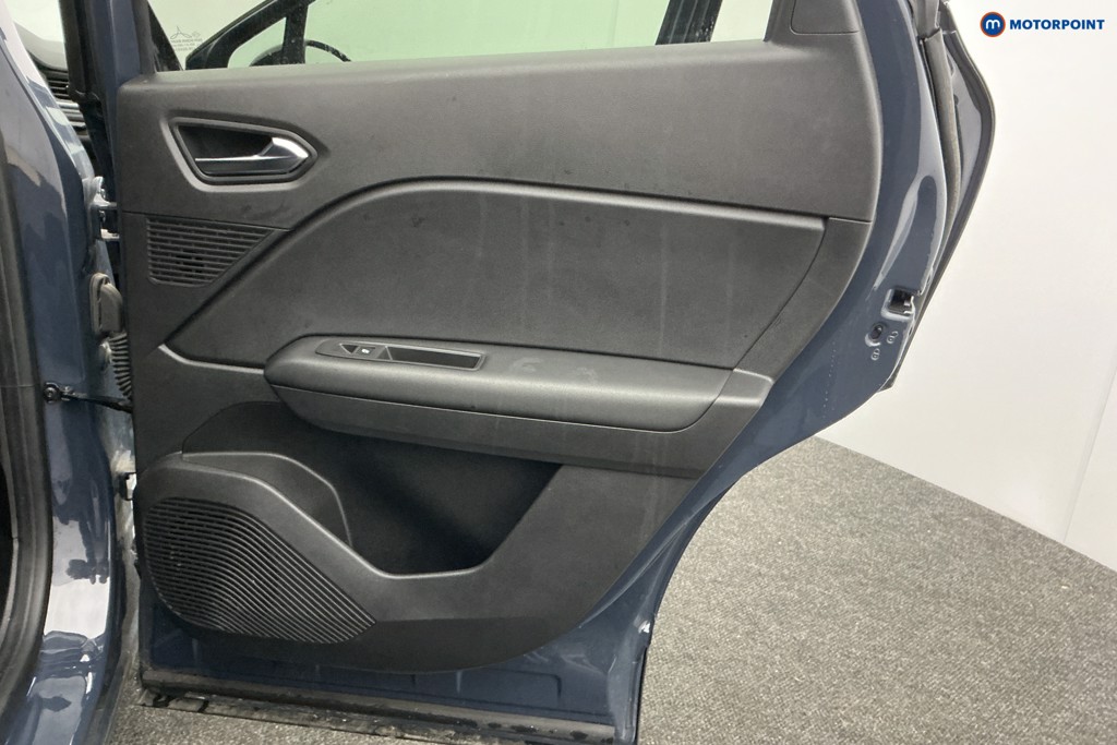 Used Renault Captur 2023 for sale - 77171171: Photo 38