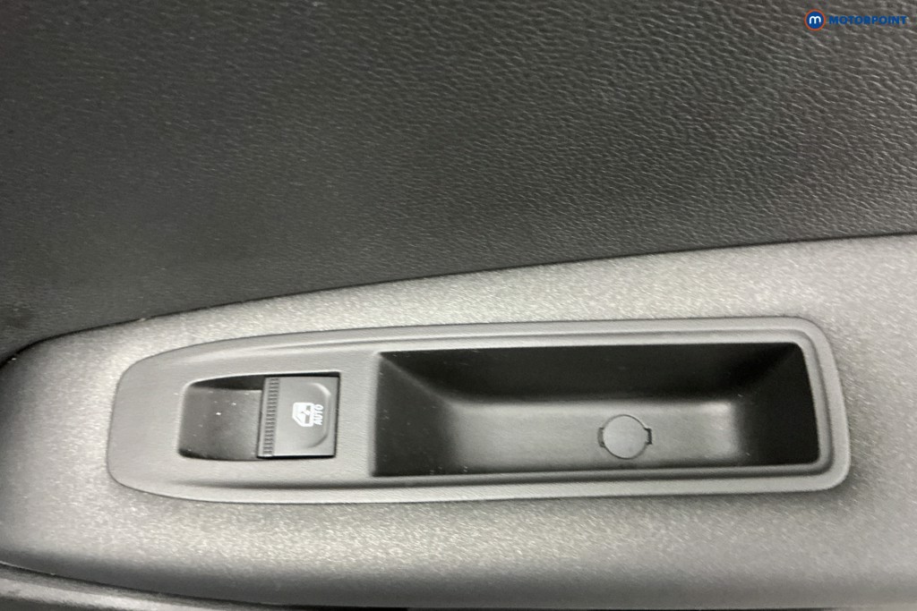 Used Renault Captur 2023 for sale - 77171171: Photo 39